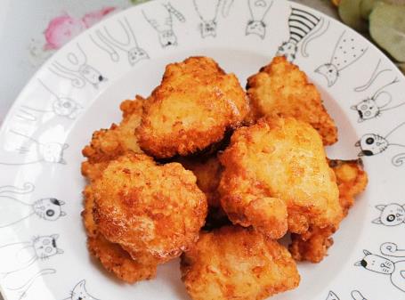 冷冻的炸鸡块直接油炸吗，炸完里面是嫩的么